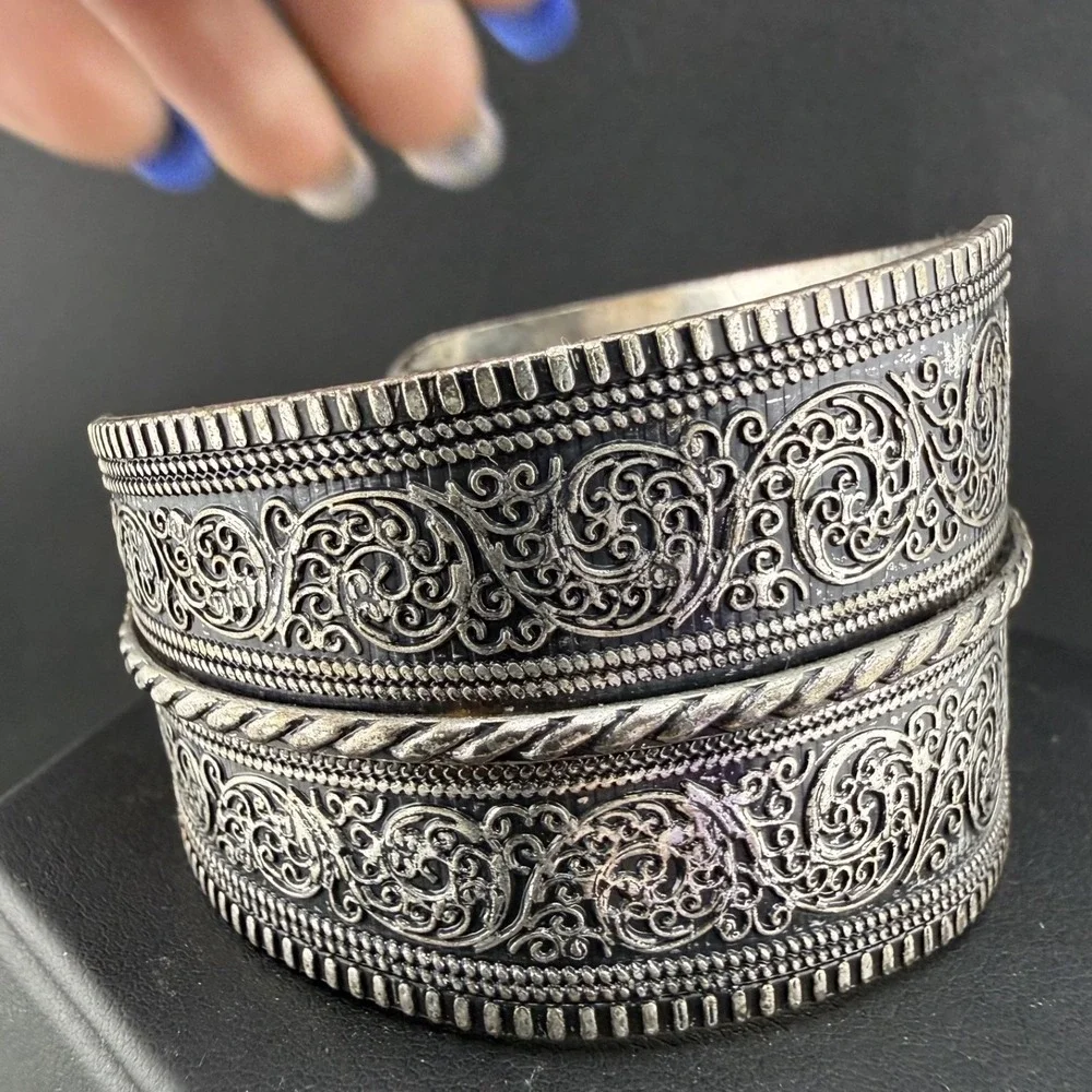 Vintage Chunky Cuff Bracelet‎ Silver Tone Embossed 7